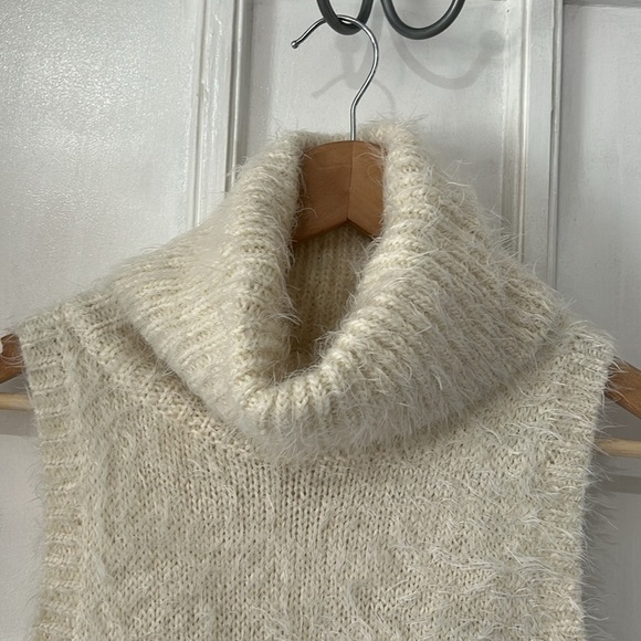 NWT Show Me Your Mumu Fuzzy Cream Knit Fauna Tank Turtleneck Sleeveless Sweater - Picture 6 of 13
